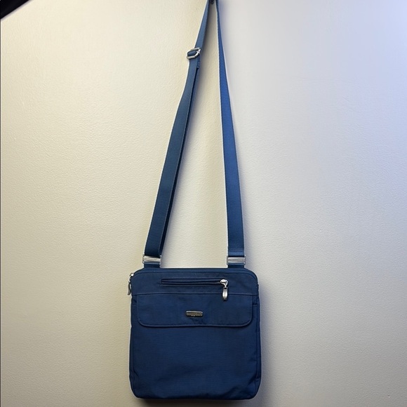 Bargain nylon Blue Crossbody Bag - Picture 1 of 6